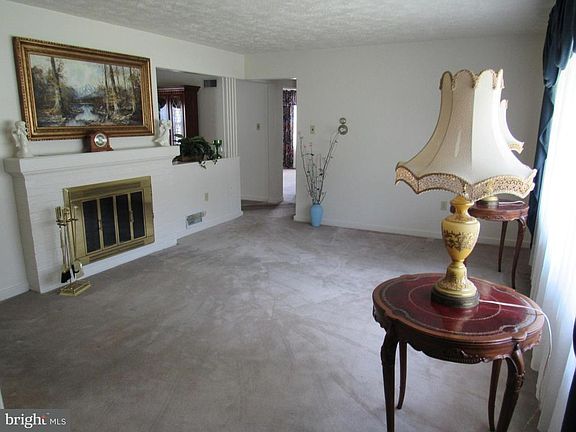 5th image of 432 Hillcrest Rd