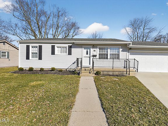 5th image of 400 Rosewood Ave