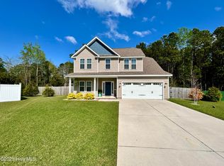 305 Big Pine Ct, Hubert, NC 28539