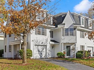 10 Victoria Gdn #A, Framingham, MA 01701