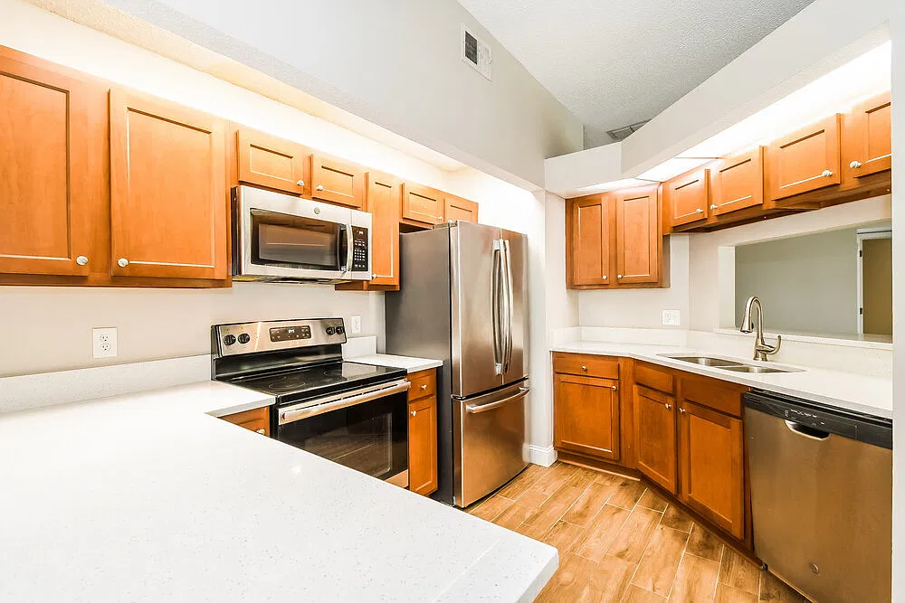 3 bed, 2.0 bath, 1867 sqft, $2,330 — Photo 4