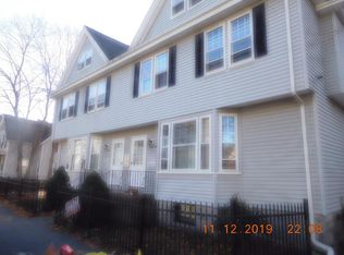 21 Dayton St APT 1, Worcester, MA 01609