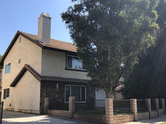 3rd image of 1535 Dennis Pl