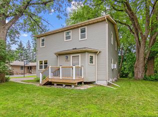 5924 Oakwood Mnr NE, Fridley, MN 55432