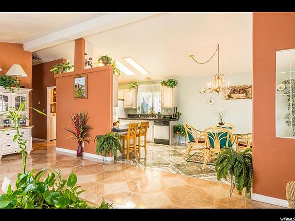5th image of 3279 W Hanover Park Dr