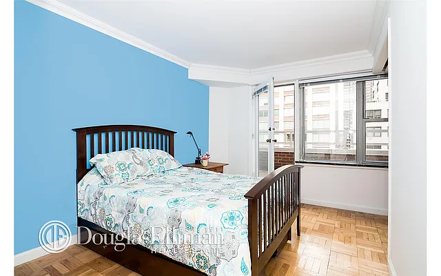 Sold by Douglas Elliman | media 21