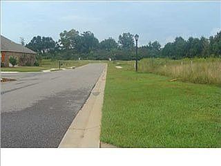 2nd image of 7 Woods Ave