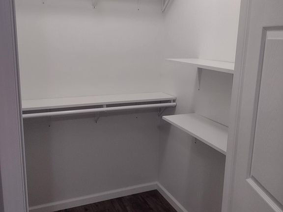 5th image of 1036 W Bergera Rd
