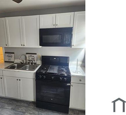 2nd image of 2429 Jasmine St Unit 3