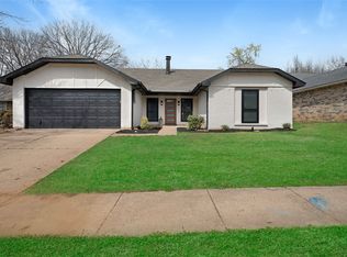 6521 Springfield Dr, Arlington, TX 76016