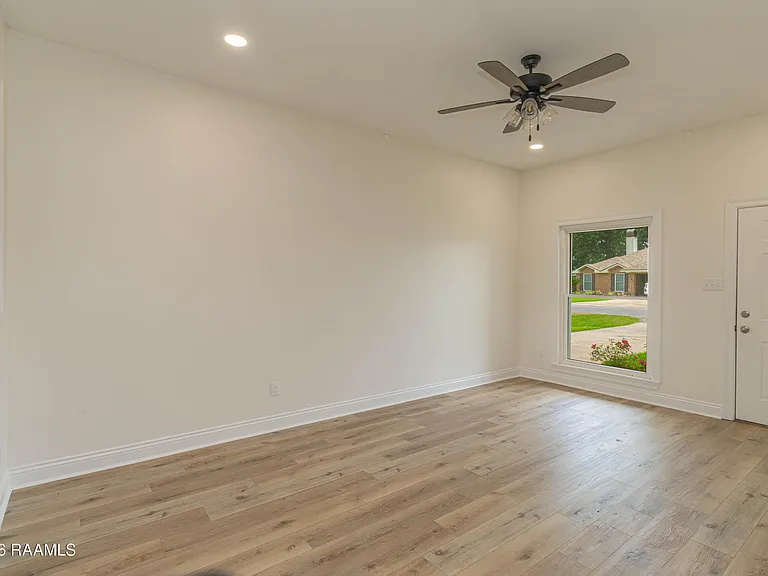 122 Pebble Beach Dr — Photo 10