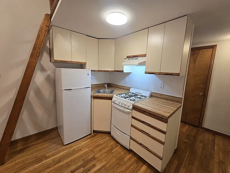 302 W 76th St #5D — Photo 7