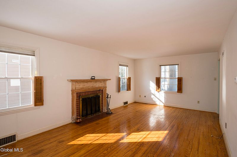 5th image of 1152 Van Curler Avenue