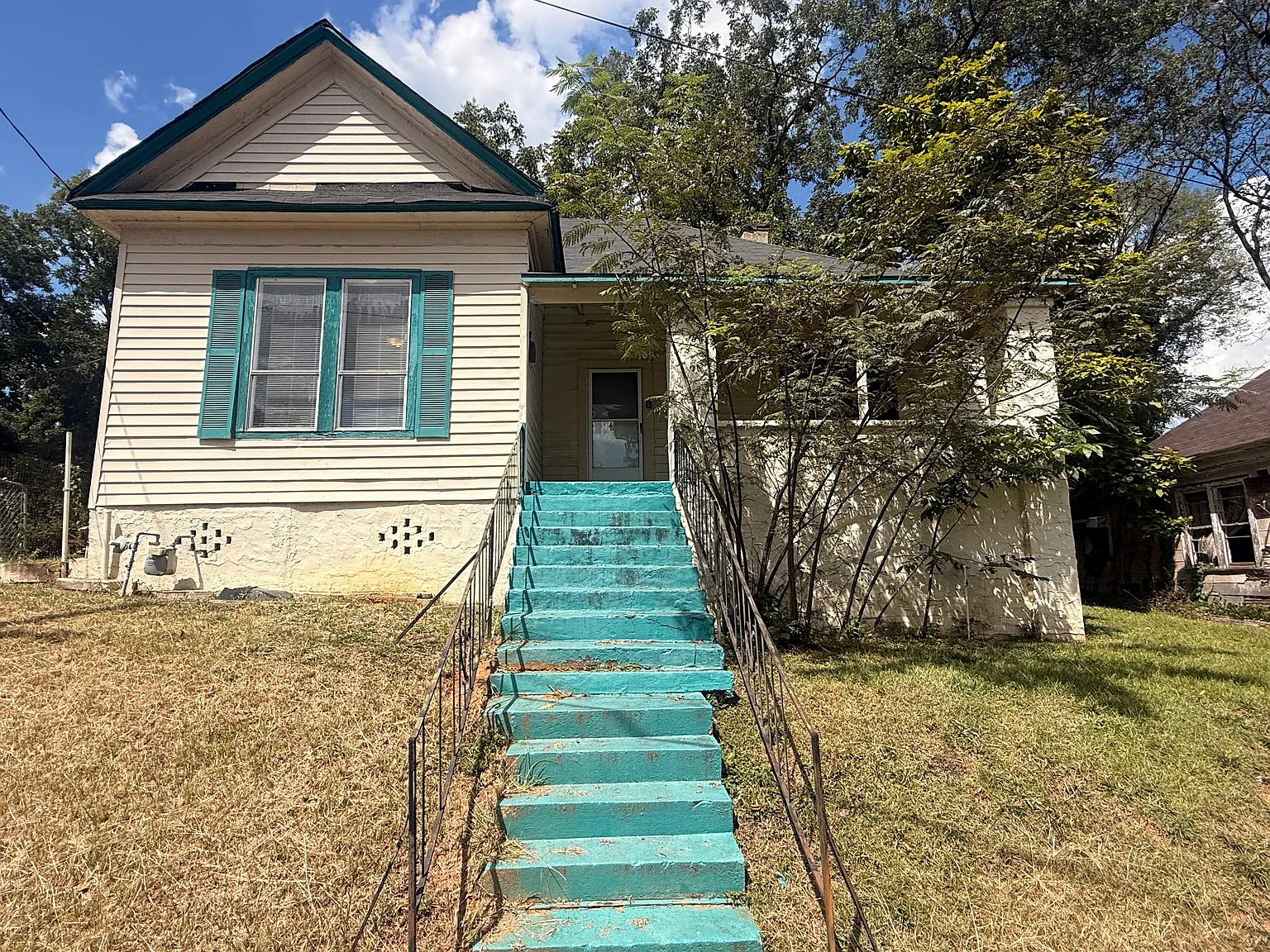 4 bed, 1380 sqft, $1,200 — Photo 1