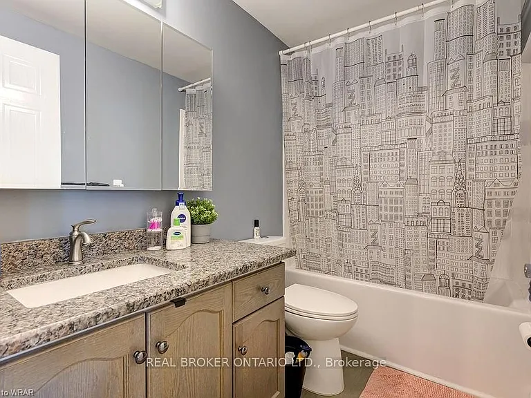 555 Mariner Dr — Photo 24