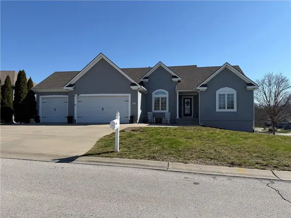 906 NW Magnolia Ln, Grain Valley, MO 64029