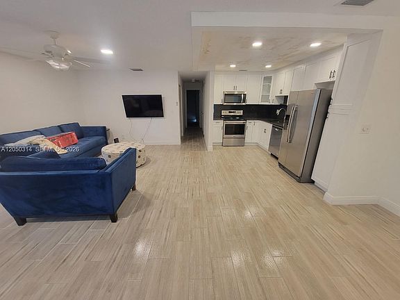 3rd image of 1009 NW 88th Ave #B87