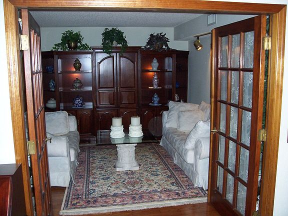 5th image of 15922 Nottinghill Dr