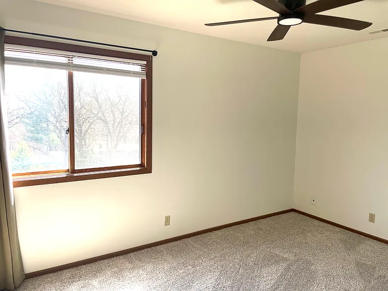 907 Franklin Ave — Photo 7