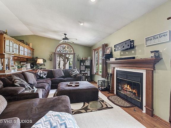 4th image of 20 Laurel Ln