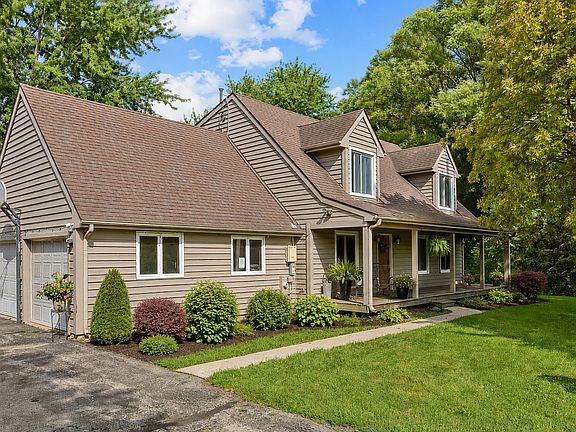 2nd image of 0N555 Pondview Ct
