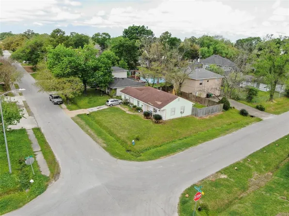 6402 Schiller St, Houston, TX 77055