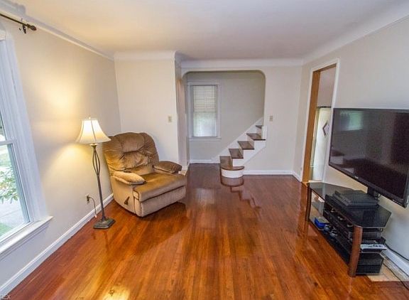 2nd image of 8605 Fernhill Ave
