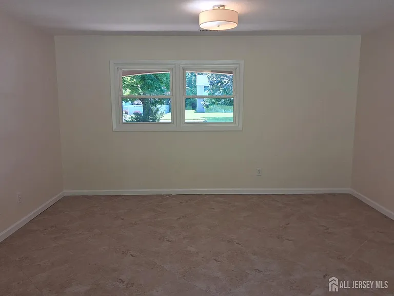 6 Flower Rd — Photo 21