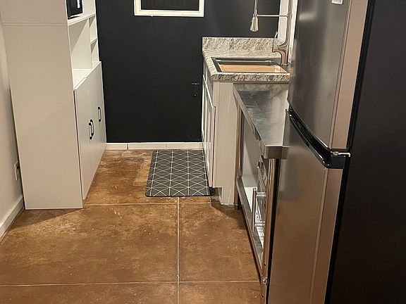 4th image of 744 Wainaku St #B
