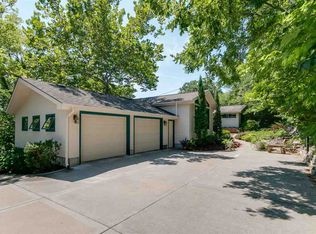 1405 Skyline Dr, Manhattan, KS 66502