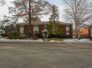 80 Bon Aire Cir APT R9, Suffern, NY 10901