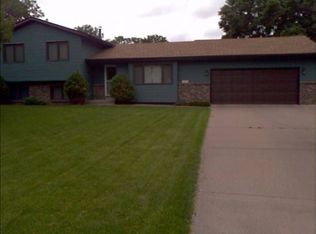 580 Chippewa Trl, Lino Lakes, MN 55014