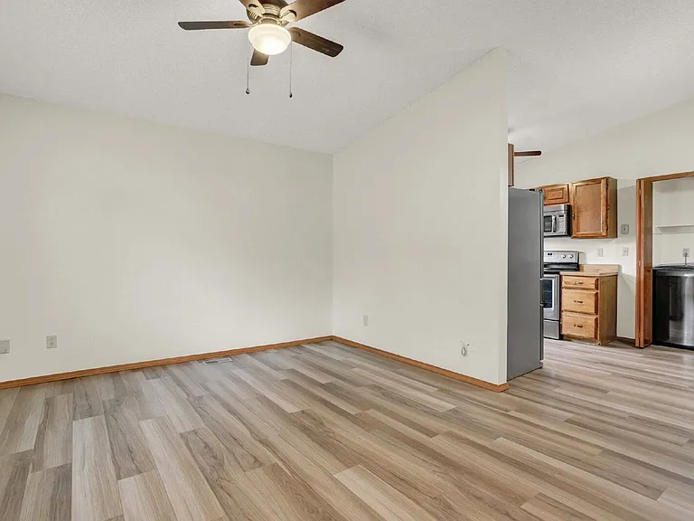 6376 Chantilly Pl — Photo 4