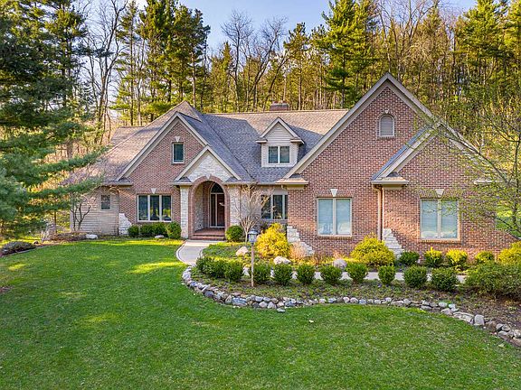 2nd image of 21593 Ravenna Dr