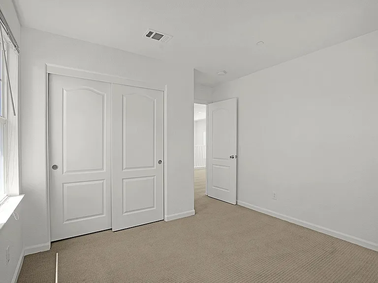2111 Parkhurst St — Photo 25
