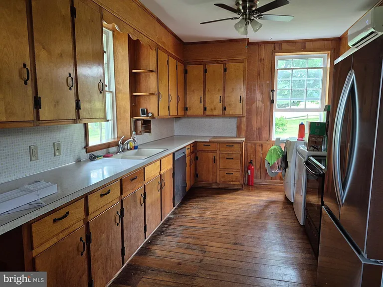 11037 Harp Hill Rd — Photo 7