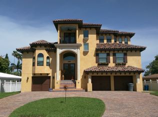 10211 Tarpon Dr, Treasure Island, FL 33706