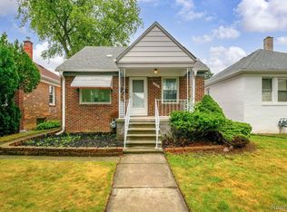 1046 Mollno St, Wyandotte, MI 48192