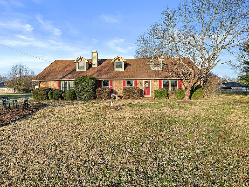 1st image of 1815 Fox Camp Ct