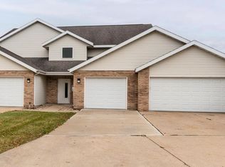 1121 Stonewood Xing, Sun Prairie, WI 53590