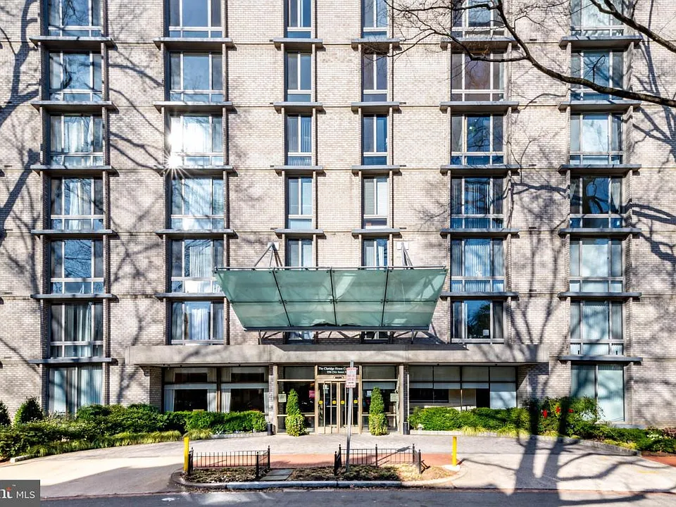 950 25th St NW #317