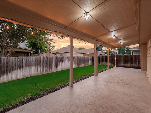4th image of 3220 Florian Ln