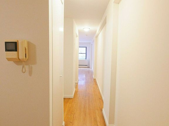 4th image of 225 E 85th St APT 208