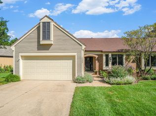17543 Meadow Wood Rd, Spring Lake, MI 49456