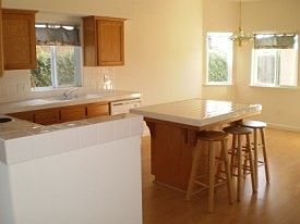 3rd image of 2612 E Plymouth Way