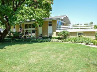 5030 S Menard Dr, New Berlin, WI 53151