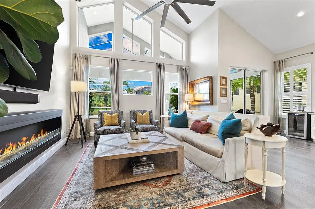 4 bed, 3.0 bath, 2784 sqft, $5,500 — Photo 4