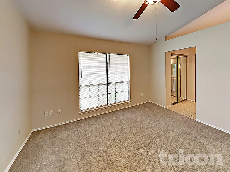 7811 Bluff Trail Dr — Photo 18