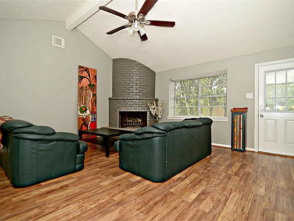 3rd image of 9215 Twin Hills Dr