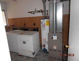 5th image of 136 Iroquois St